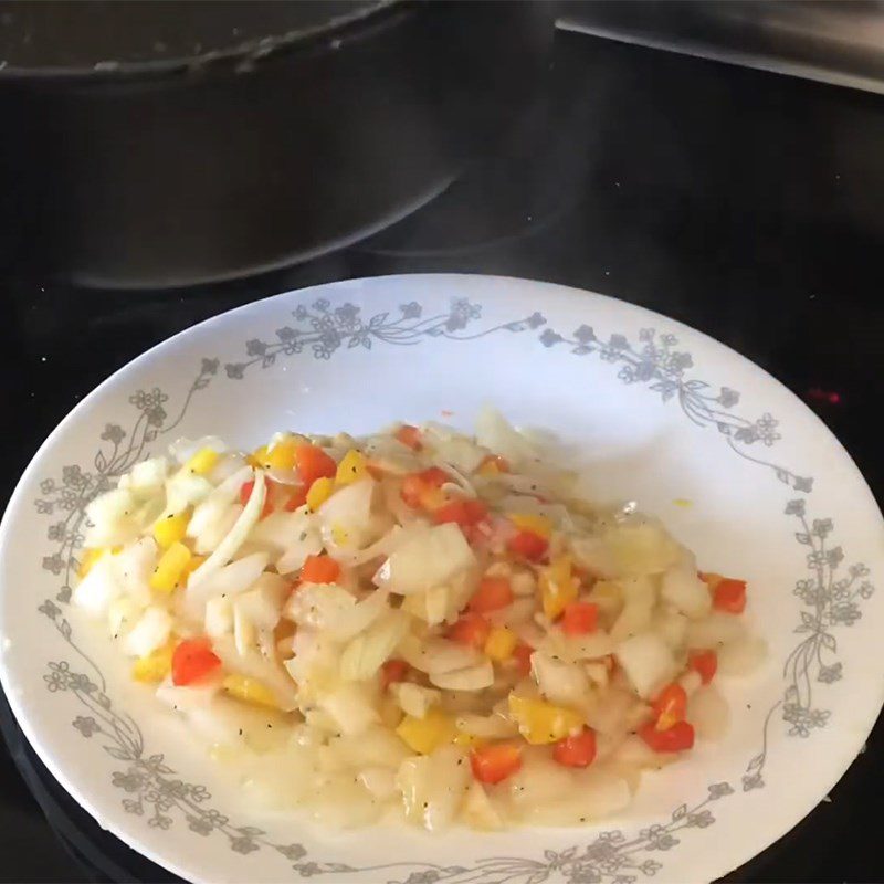 Step 1 Stir-fry onion and bell pepper Turkey stir-fry with lemongrass and bell pepper