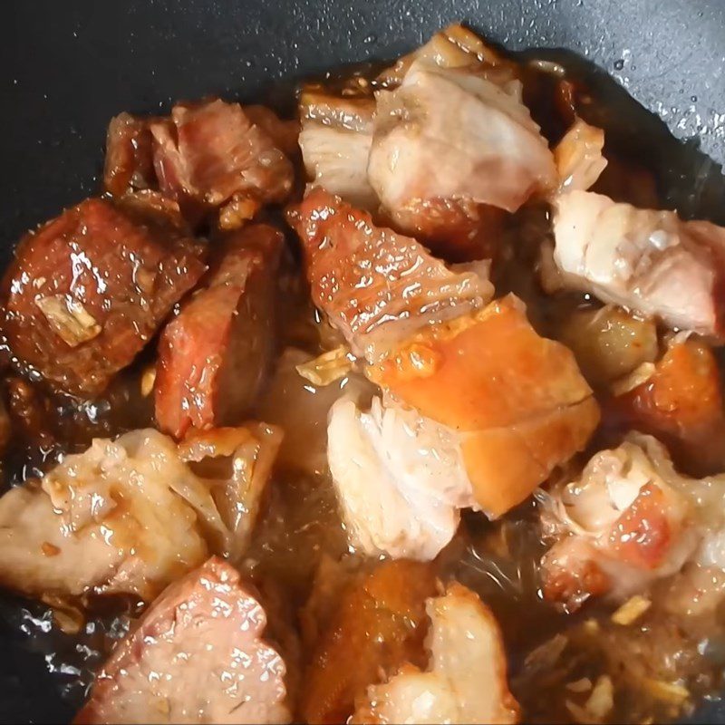 Step 2 Stir-fried roasted pork Roasted pork with sour vegetables