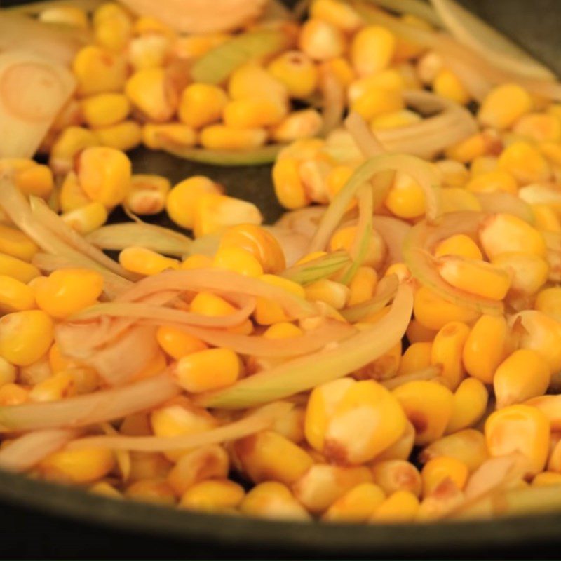 Step 4 Sautéing the corn mixture for corn cheese pizza