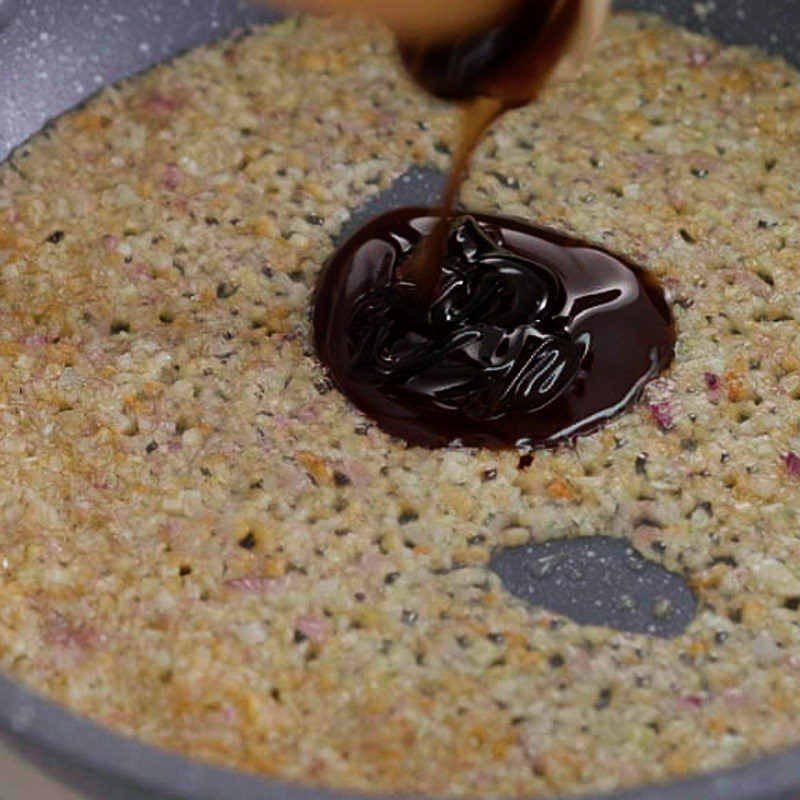 Step 2 Stir-fry the fermented shrimp paste Fried Rice with Fermented Shrimp Paste