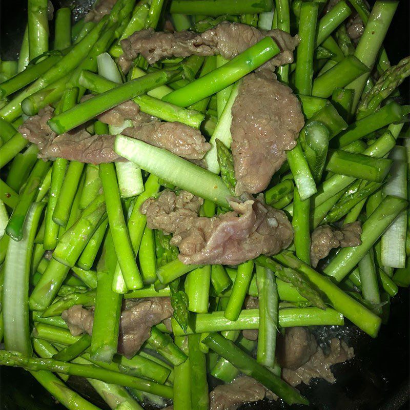 Step 4 Stir-fried asparagus with beef Stir-fried asparagus with beef