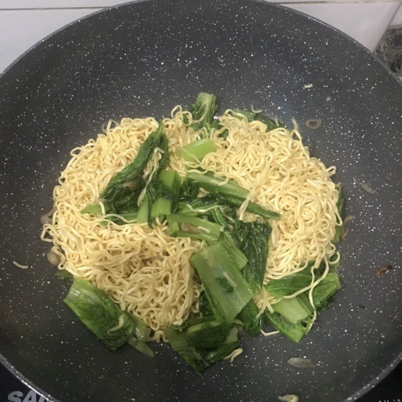 Step 2 Stir-fried noodles Stir-fried noodles with vegetables