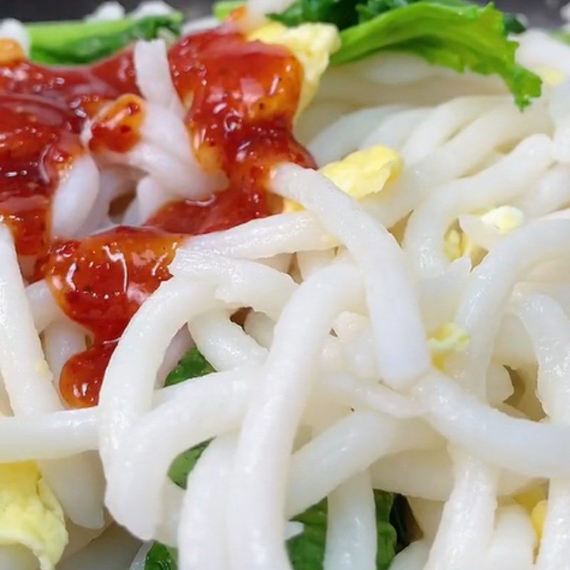 Step 3 Stir-fried noodles Spicy udon noodles (Recipe shared from Tiktik Cooking with TasteVN)