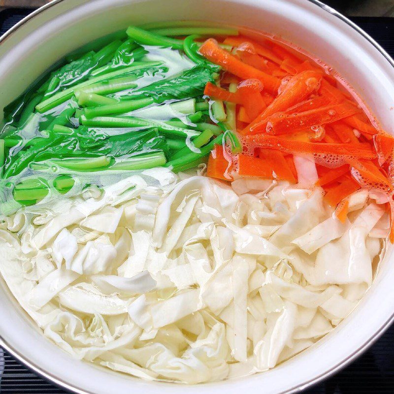 Step 3 Stir-fried beef noodles Instant noodles stir-fried with beef