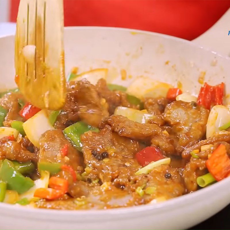 Step 5 Stir-fried Spicy Beef Dish