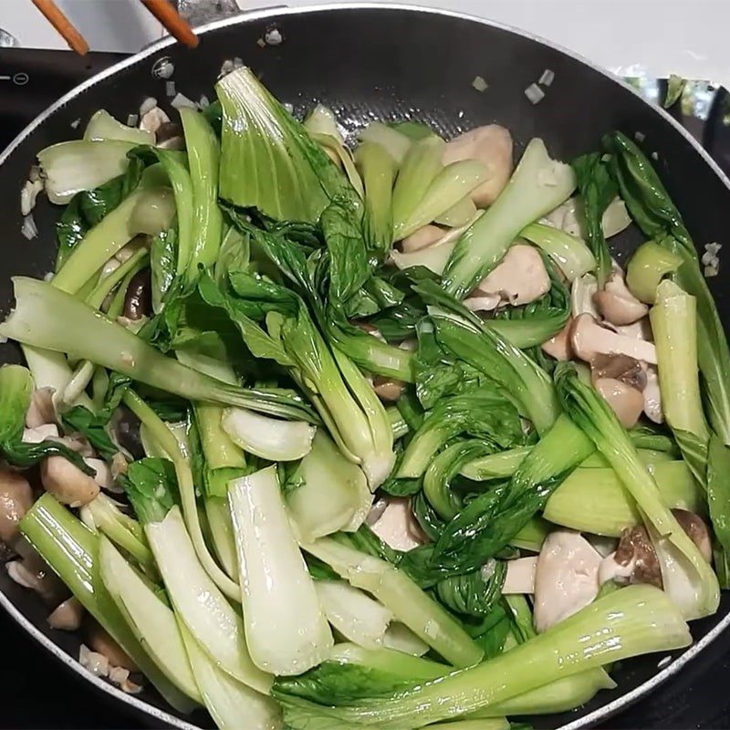 Step 2 Stir-fried bok choy with mushrooms Stir-fried bok choy with straw mushrooms