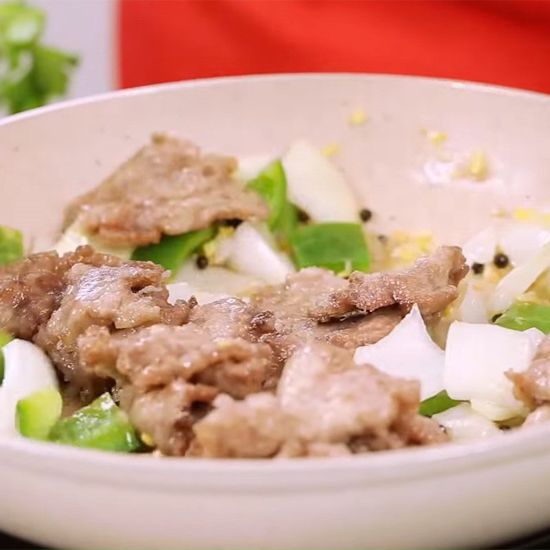 Step 5 Stir-fried Spicy Beef Dish