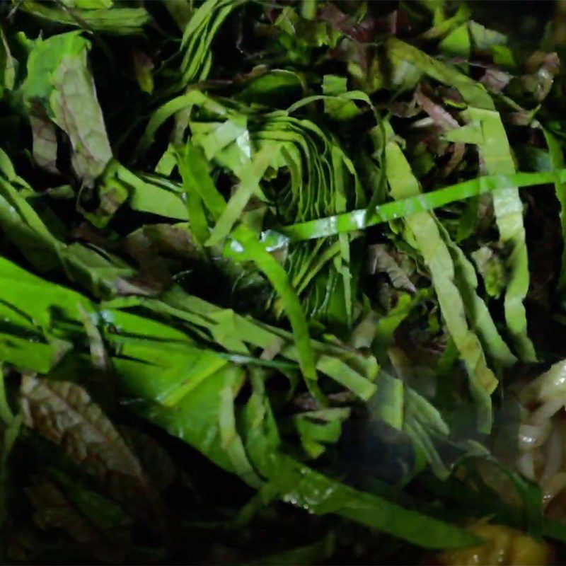 Step 3 Stir-fried dish Frog stir-fried with banana flower