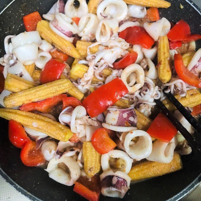 Step 3 Stir-fried Squid Stir-fried squid with satay, bell pepper, and baby corn