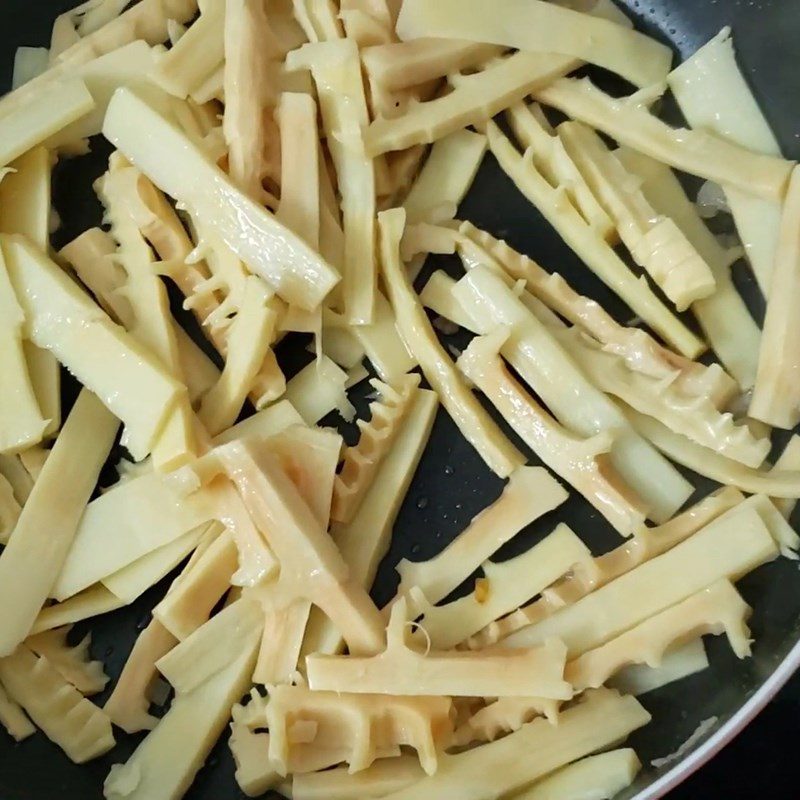 Step 2 Stir-fried Dried Squid Dried squid stir-fried with fresh bamboo shoots