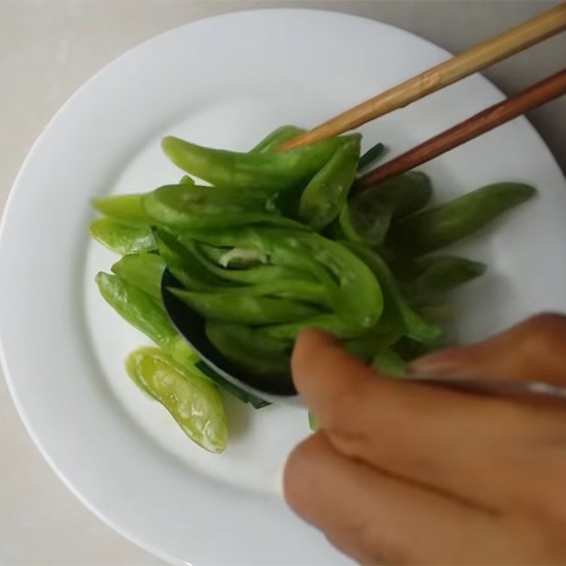 Step 2 Stir-fry squash with garlic Japanese squash stir-fried with garlic