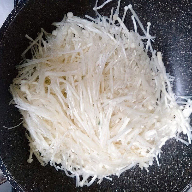 Step 2 Sauté mushrooms Vegetarian shredded pork from enoki mushrooms