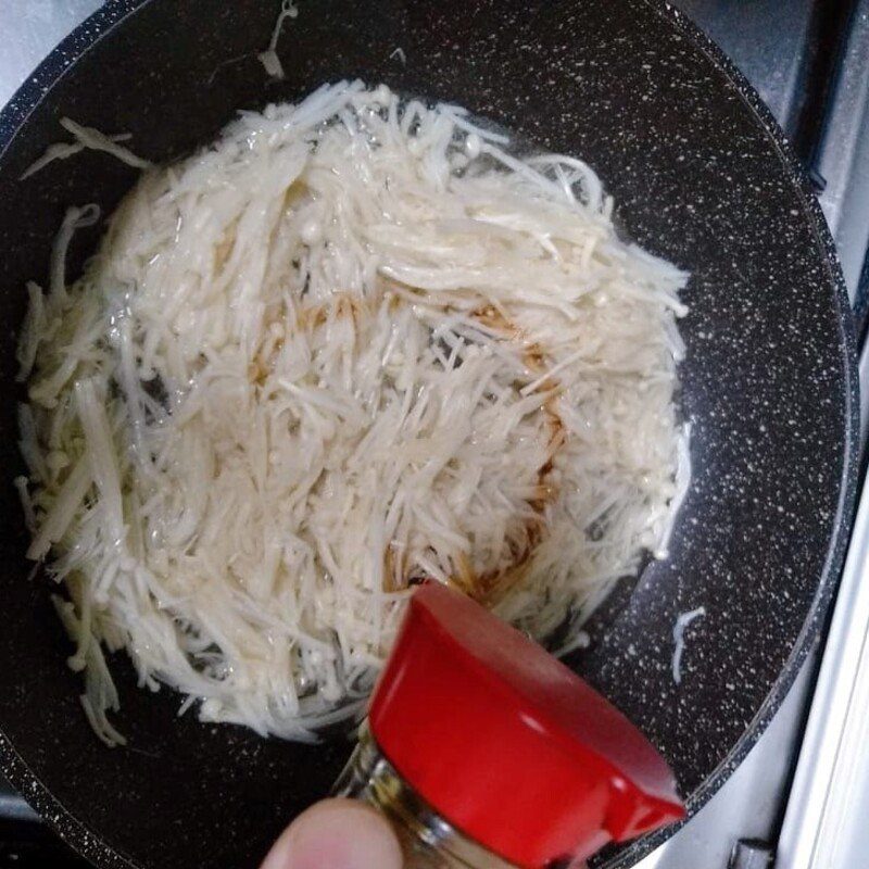 Step 2 Sauté mushrooms Vegetarian shredded pork from enoki mushrooms