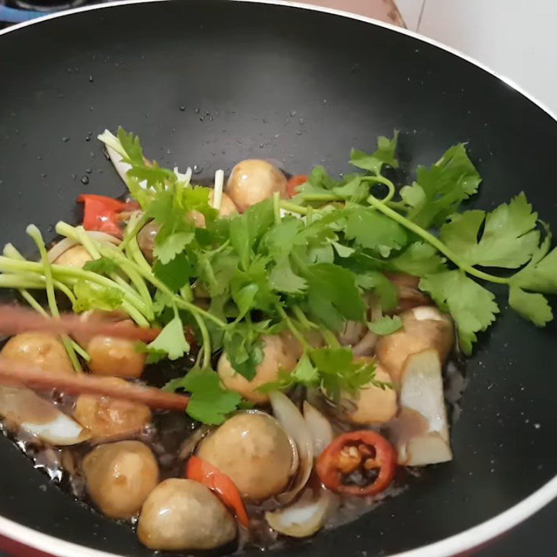 Step 6 Stir-fried mushrooms with steamed red tilapia