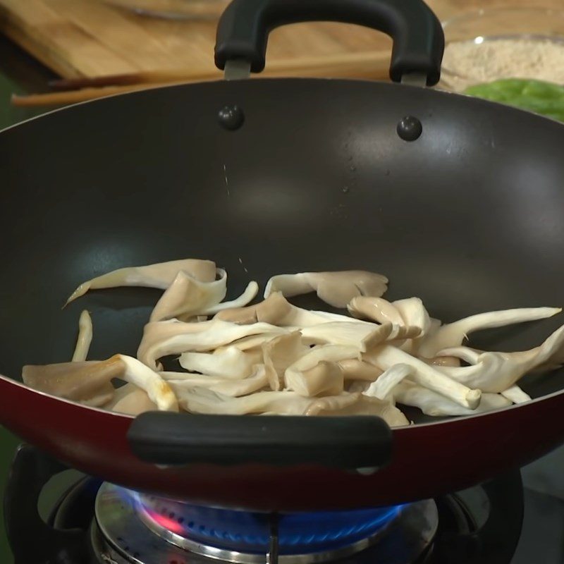 Step 4 Sauté mushrooms for the bitter melon salad