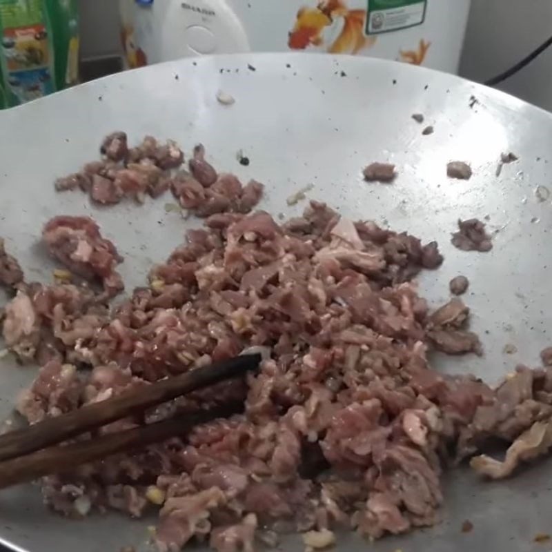 Step 4 Sauté mushrooms and beef Red bean porridge with beef