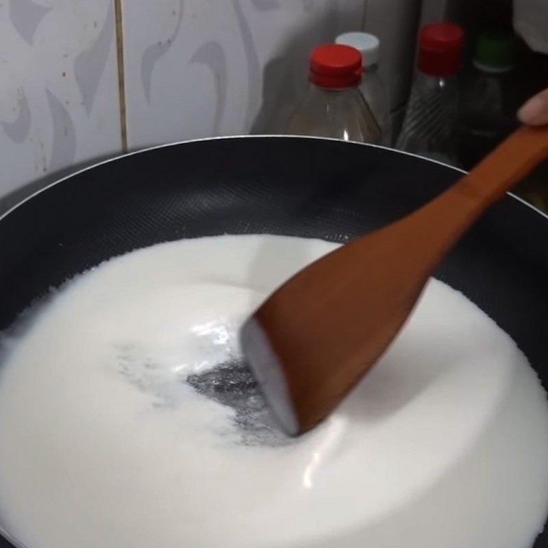 Step 4 Stir-fried sticky rice for Western-style savory cake