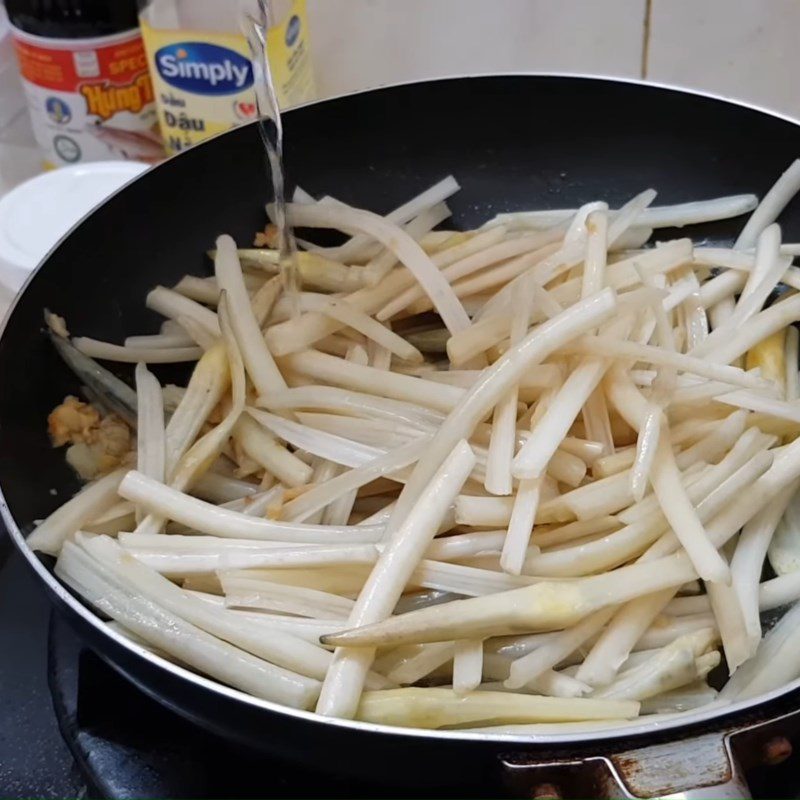 Step 2 Sautéed Lotus Stem Sautéed Lotus Stem with Garlic