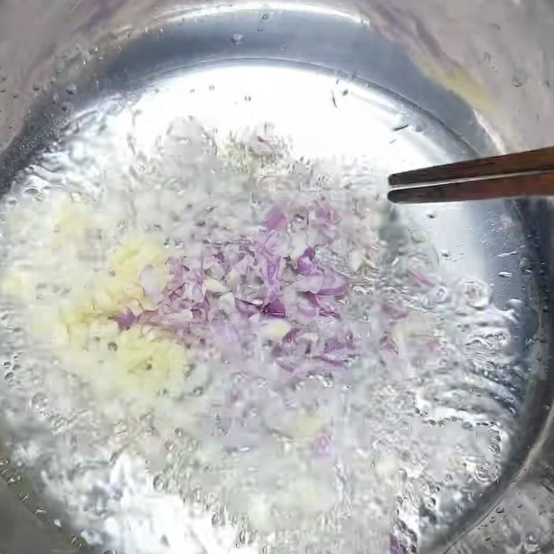 Step 2 Sauté the ingredients for Sardine Noodle Soup