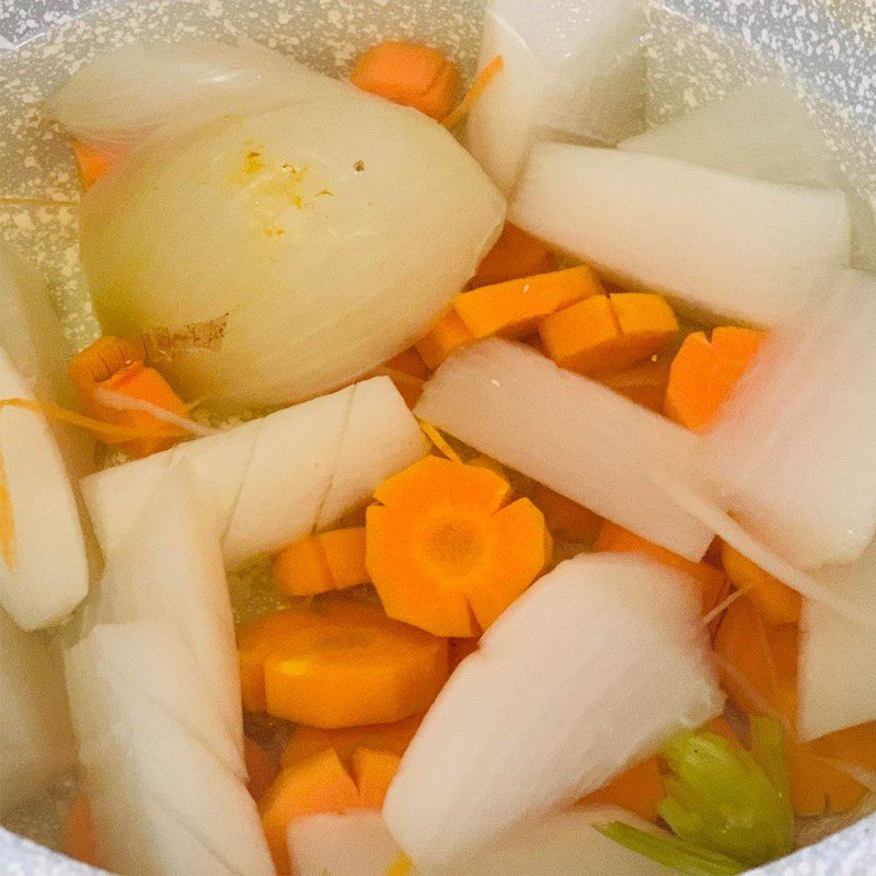 Step 2 Sauté the ingredients for Vegetarian Mì Quảng