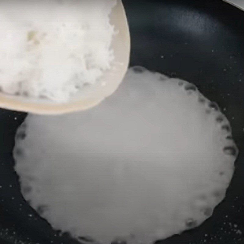 Step 4 Sauté the filling for coconut cream cookies