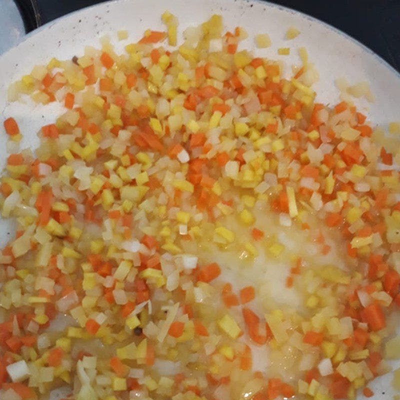 Step 2 Stir-frying the bread filling Fried curry bread filling