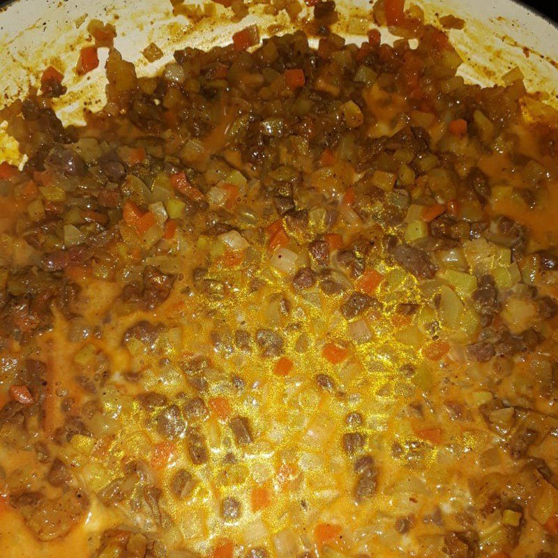 Step 2 Stir-frying the bread filling Fried curry bread filling