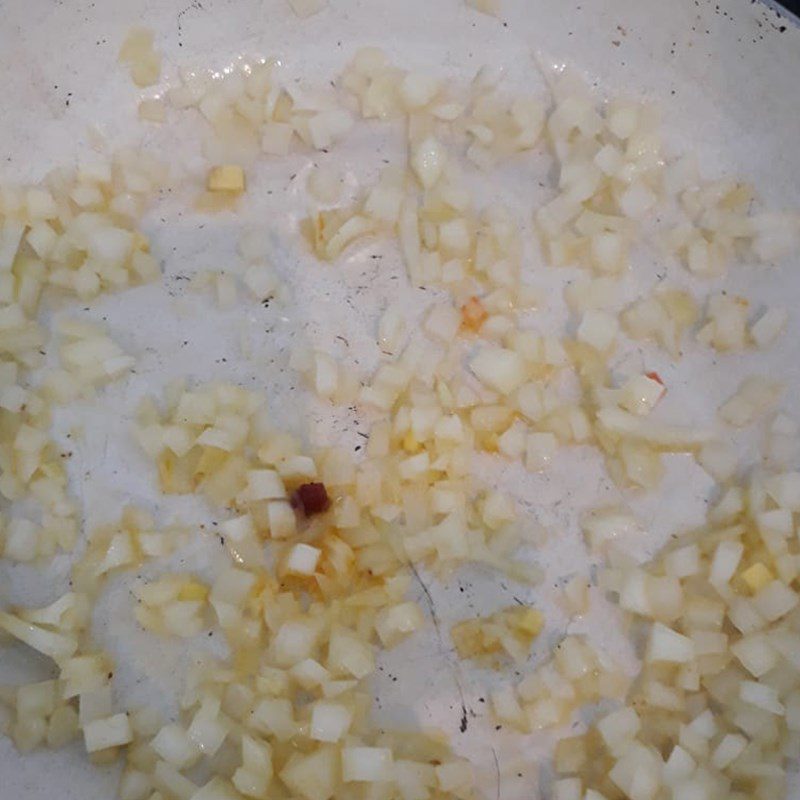 Step 2 Stir-frying the bread filling Fried curry bread filling