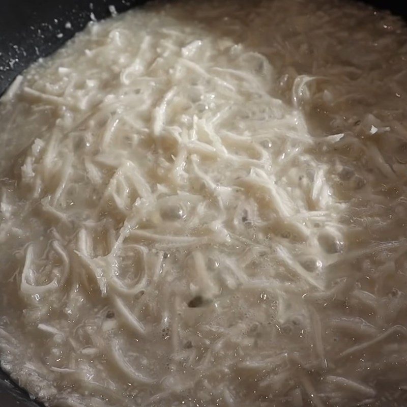 Step 1 Sauté the coconut filling for Pandan Cake with Coconut Filling