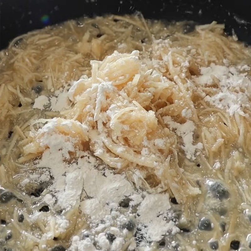 Step 1 Sauté the coconut filling for Pandan Cake with Coconut Filling