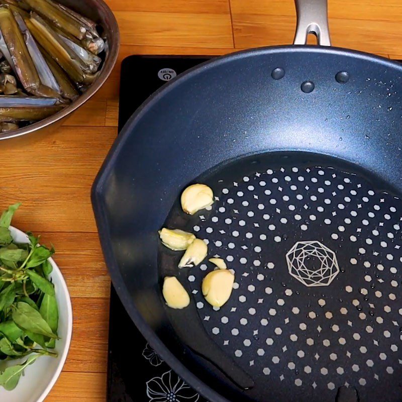 Step 4 Stir-fried razor clams Razor clams stir-fried with tamarind