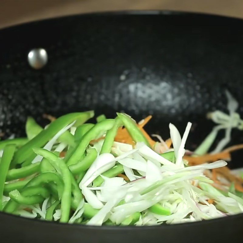 Step 2 Stir-fried vegetables Hot and sour soup