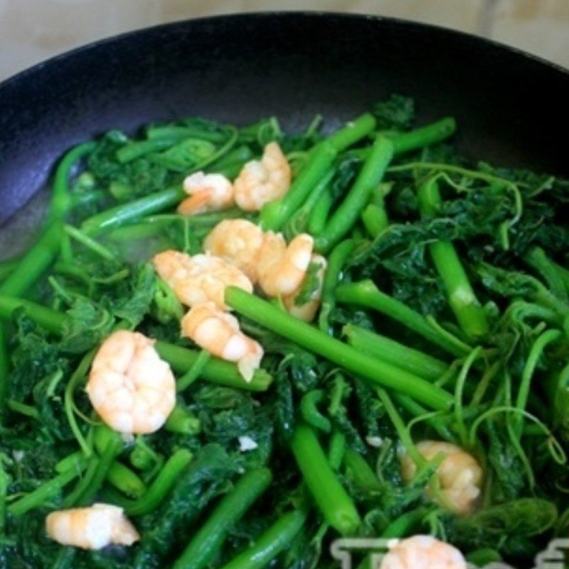 Step 5 Stir-fried pumpkin leaves with shrimp Stir-fried pumpkin leaves with shrimp