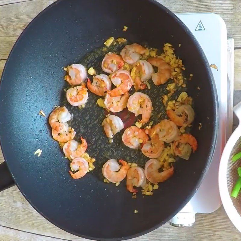 Step 5 Stir-fried pumpkin leaves with shrimp Stir-fried pumpkin leaves with shrimp