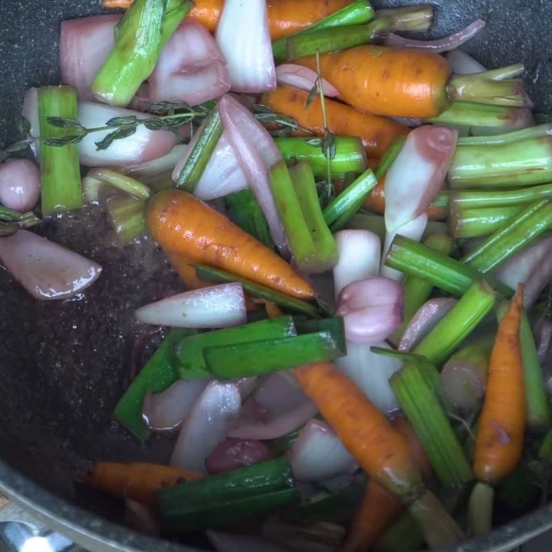 Step 8 Stir-fry vegetables Chicken cooked with wine