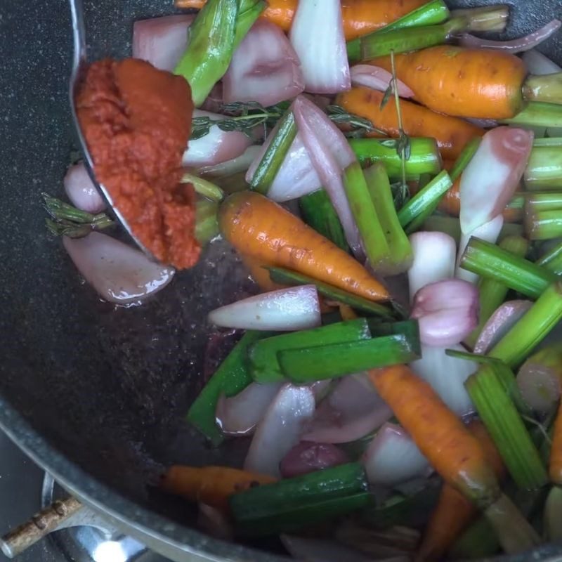 Step 8 Stir-fry vegetables Chicken cooked with wine