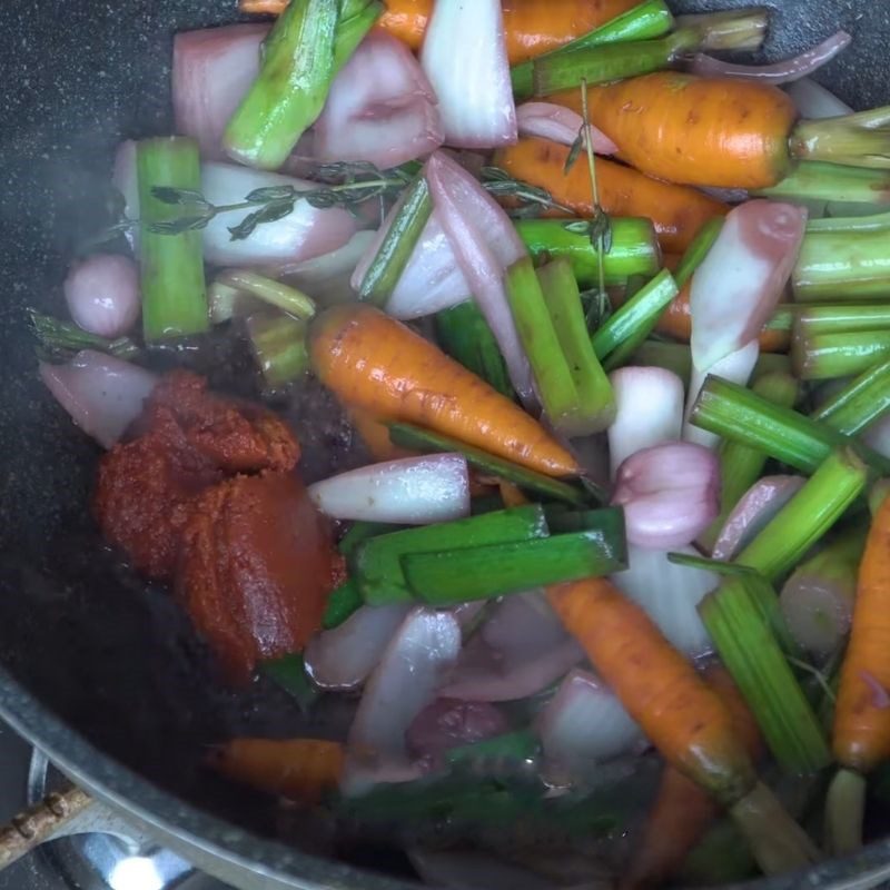 Step 8 Stir-fry vegetables Chicken cooked with wine