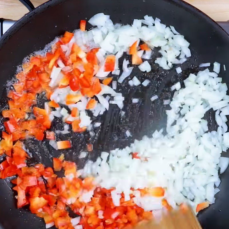 Step 4 Stir-fried vegetables Salmon bell pepper