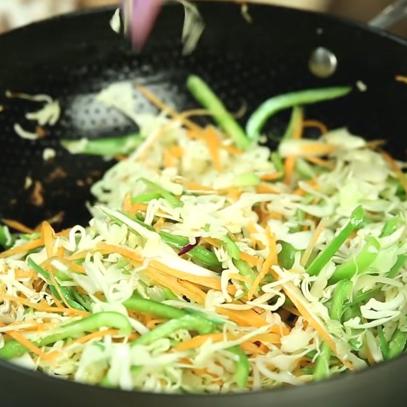 Step 2 Stir-fried vegetables Hot and sour soup