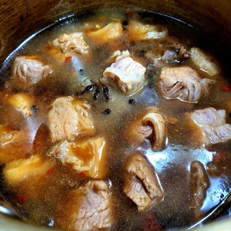 Step 2 Sauté and Braise the Beef for Braised Beef with Radish