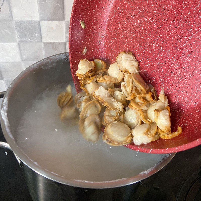 Step 3 Sauté scallops Scallop porridge