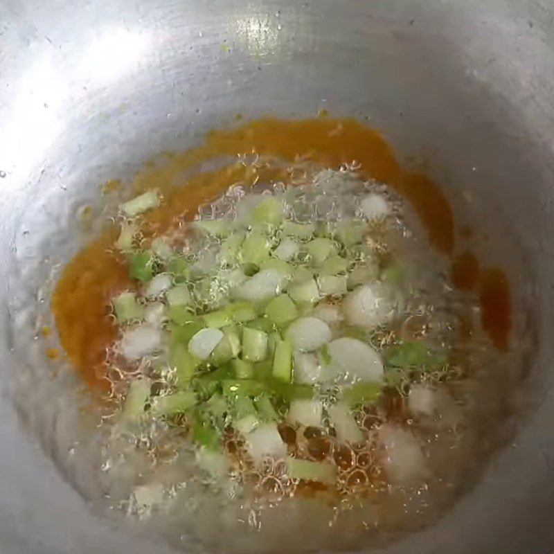 Step 3 Stir-fry with braised cabbage and pepper sauce