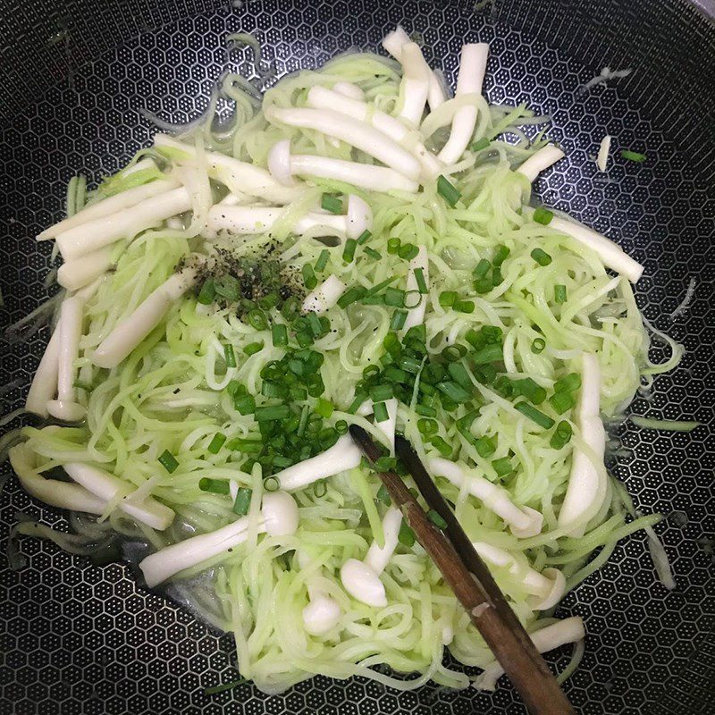 Step 2 Stir-fried Chayote with Mushrooms Stir-fried Chayote with Mushrooms