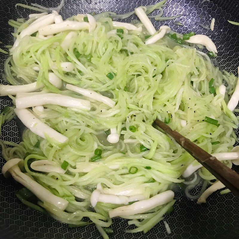 Step 2 Stir-fried Chayote with Mushrooms Stir-fried Chayote with Mushrooms