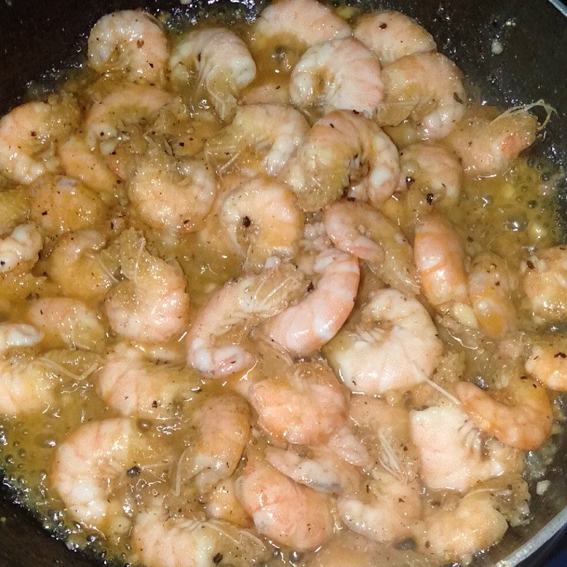 Step 2 Stir-fry shrimp Shrimp Salad with Water Lily