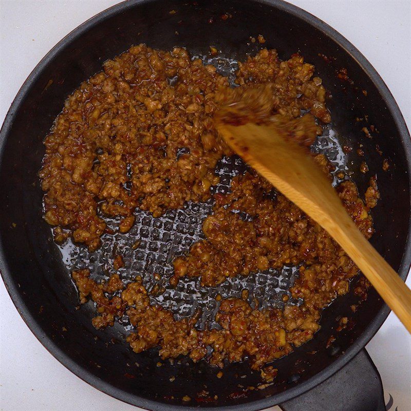 Step 2 Stir-fried meat Szechuan Tofu