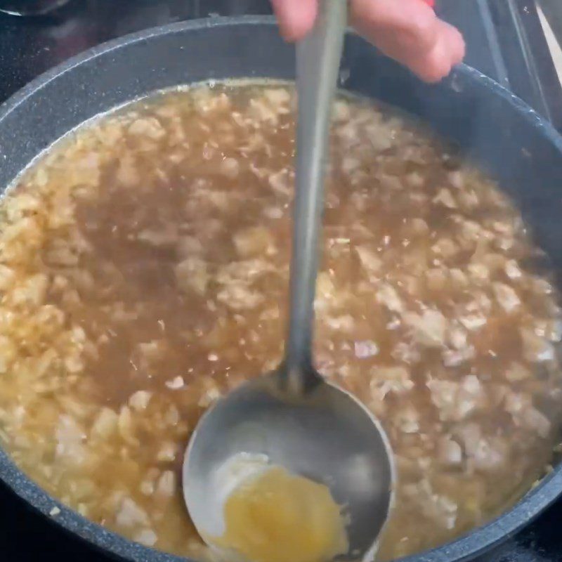 Step 5 Stir-fry minced meat and cook the sauce for dry pho Gia Lai