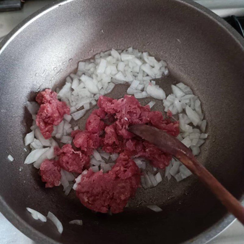 Step 3 Stir-fry beef Cream cheese beef mushroom pasta