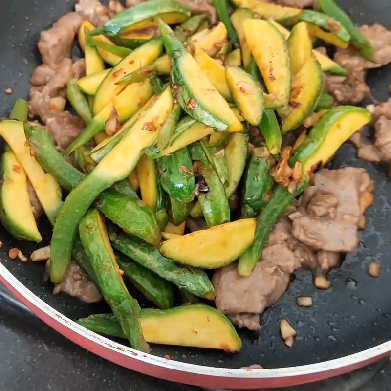 Step 4 Stir-fried beef Beef stir-fried pumpkin