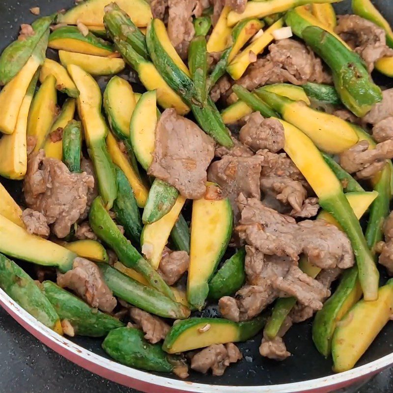 Step 4 Stir-fried beef Beef stir-fried pumpkin